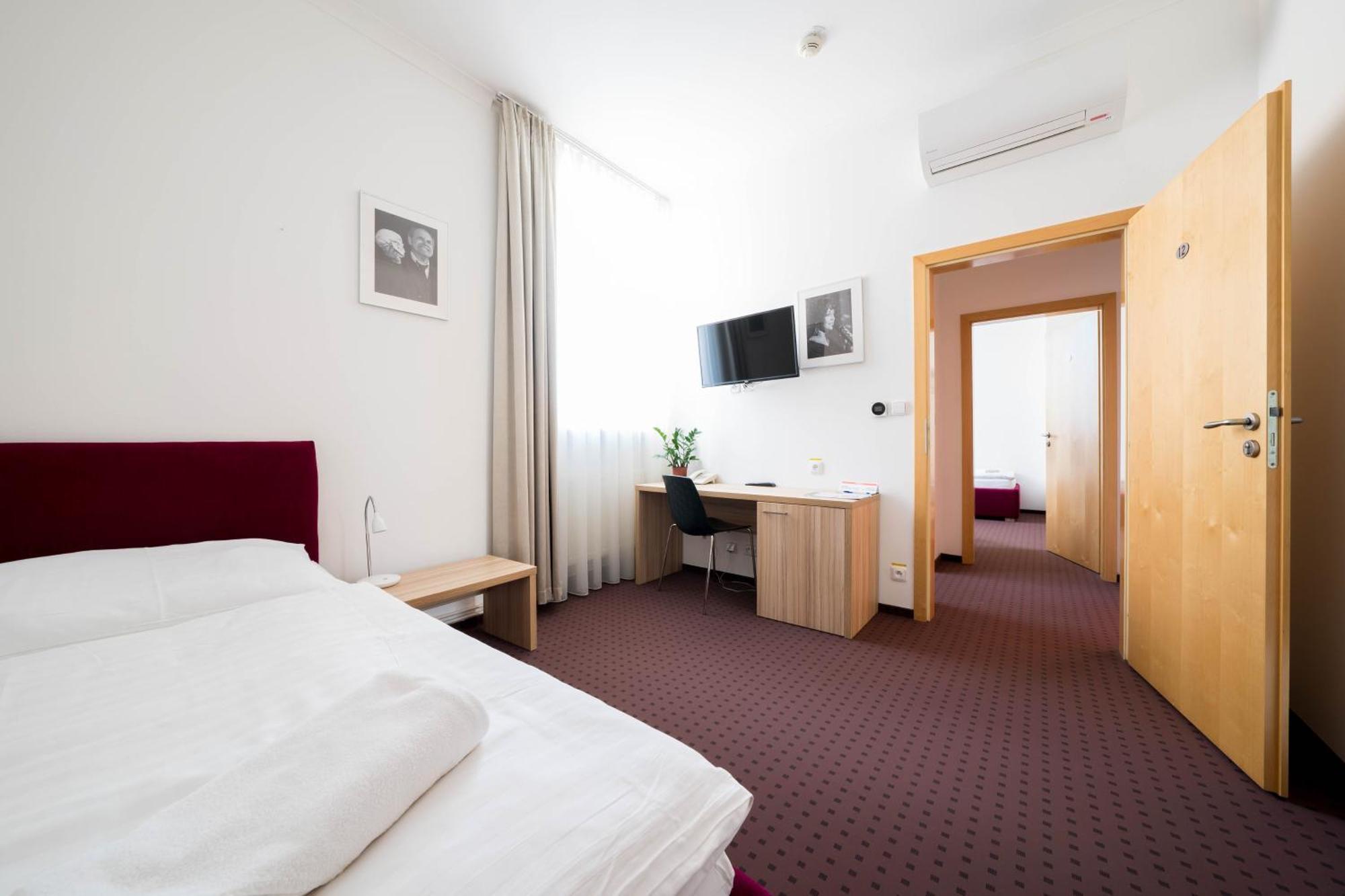 Mini Hotel Akord Ostrava Exterior foto